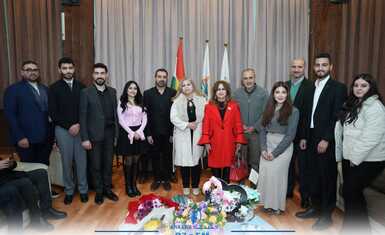 وفد من منظمة حمورابي يهنئ إذاعة عنكاوا بذكرى تأسيسها الرابعة عشرة ويشيد بدورها الإعلامي الرائد