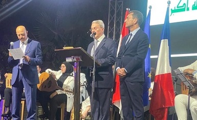 السيدة باسكال وردا والاستاذ وليم وردا يلبيان دعوة السفير الفرنسي في العراق لحضور الحفل المقام بمناسبة العيد الوطني الفرنسي.