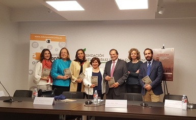 HHRO president displaying the misery of Iraqi minorities at Vitoria University in Madrid