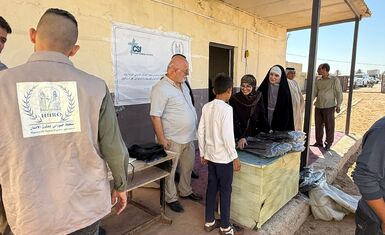 منظمة حمورابي لحقوق الإنسان تنفذ حملة توزيع حقائب وقرطاسية مدرسية لدعم الطلاب الفقراء والأيتام في الكوت