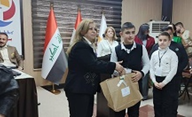 منظمة حمورابي توزع هدايا للطلبة المشاركين في مسابقة التعليم السرياني