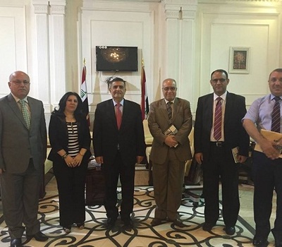 مستشاريه المصالحة في مجلس الوزراء تستضف فريق المبادرة لتحقيق الاستقرار الوطني من اجتماع عقد لهذا الغرض