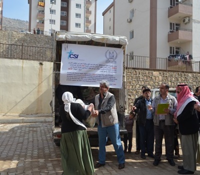 90 عائلة ايزيدية تتلقى ميدانيا سلال غذائية من الفريق الاغاثي التابع لمنظمة حمورابي لحقوق الإنسان