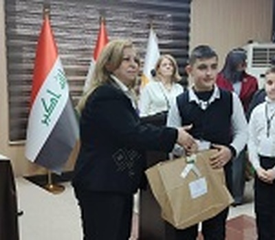 منظمة حمورابي توزع هدايا للطلبة المشاركين في مسابقة التعليم السرياني