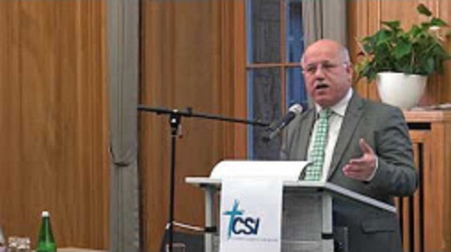 يتحدث في مؤتمر زيورخ والتعليق باللغة الالمانية وليم وردا - رئيس تحالف الاقليات العراقية