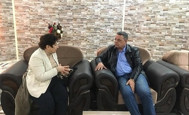 •	السيد قائمقام قضاءالحمدانية السيد عصام دعبول يستقبل السيدة باسكال وردا.