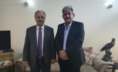 السيد لويس مرقوس ايوب يتداول مع الدكتور مصطفى الهيتي رئيس صندوق اعمار المناطق المتضررة بشأن الخدمات في قضاء الحمدانية 